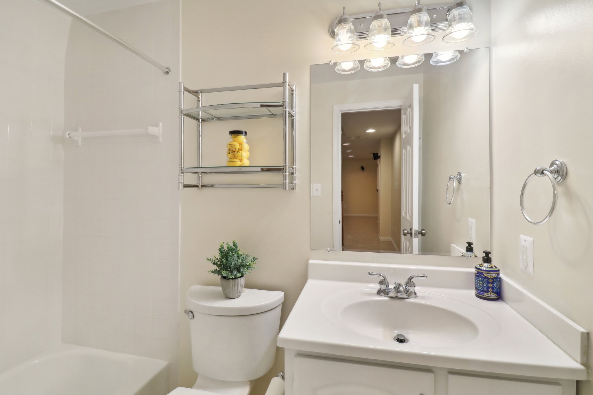 Oakenshaw Ct-048.jpg