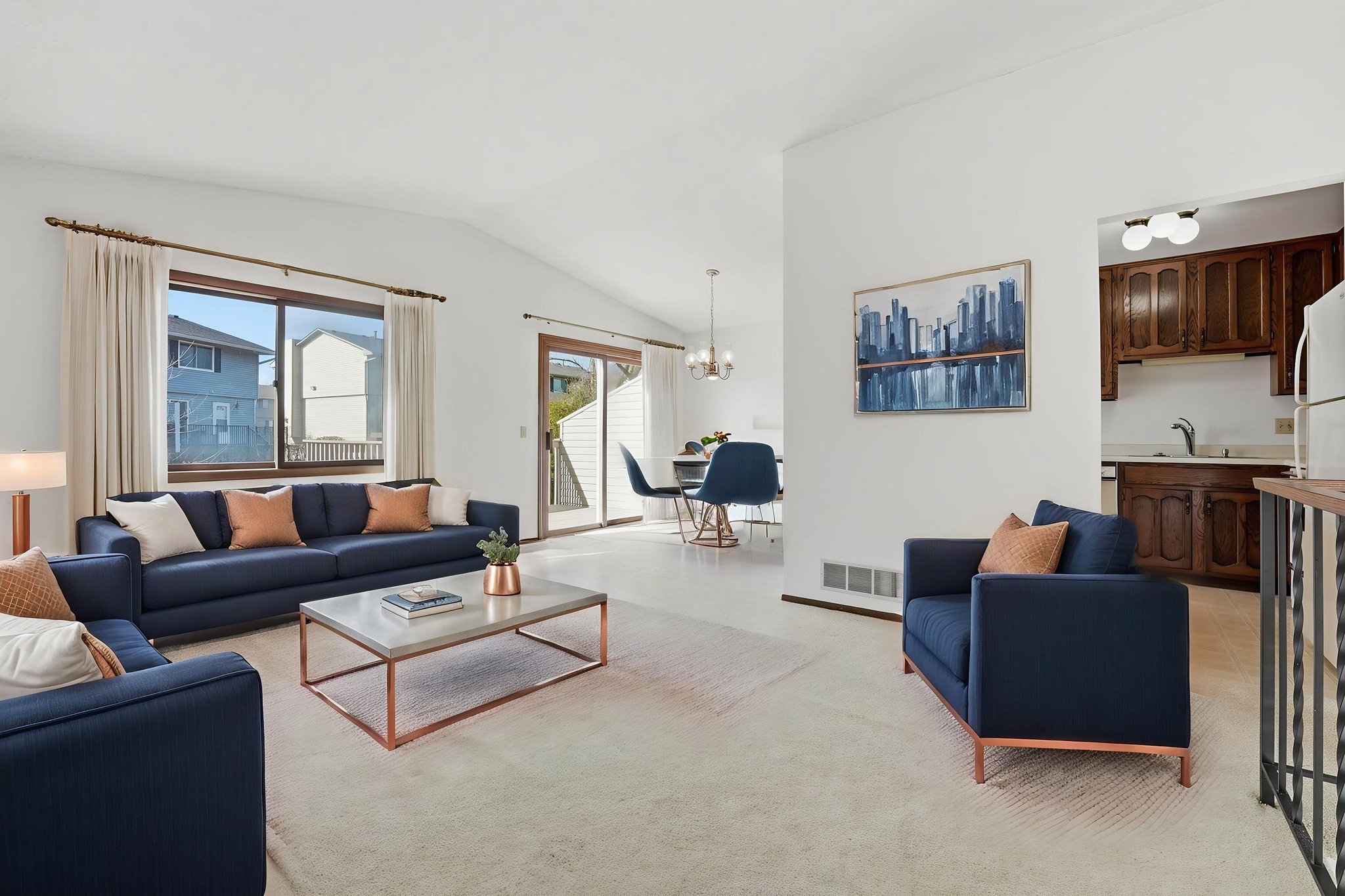 DSC01034 virtually staged.jpeg