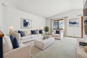 DSC01029 virtually staged.jpeg