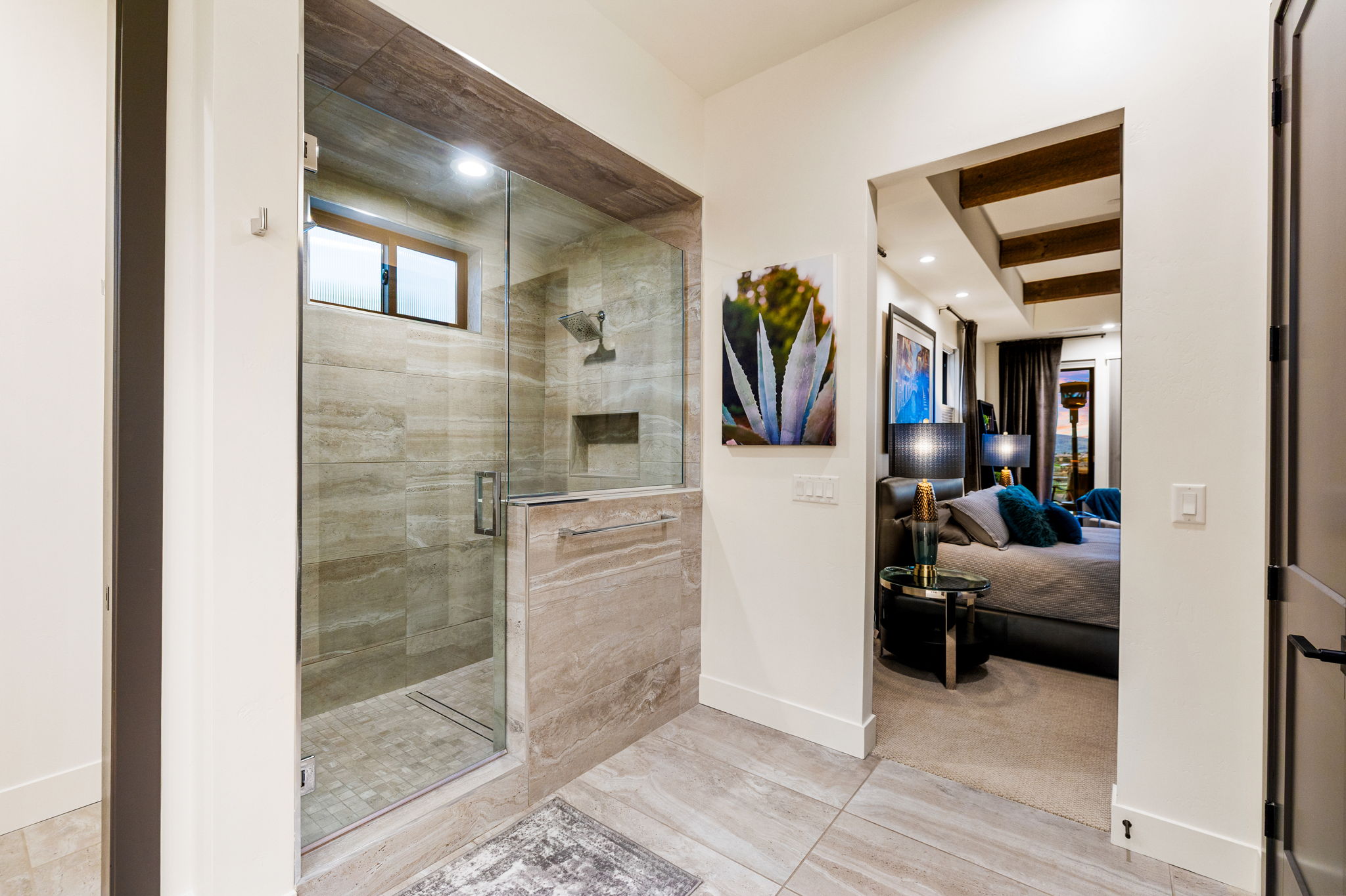 Primary Bathroom (3)