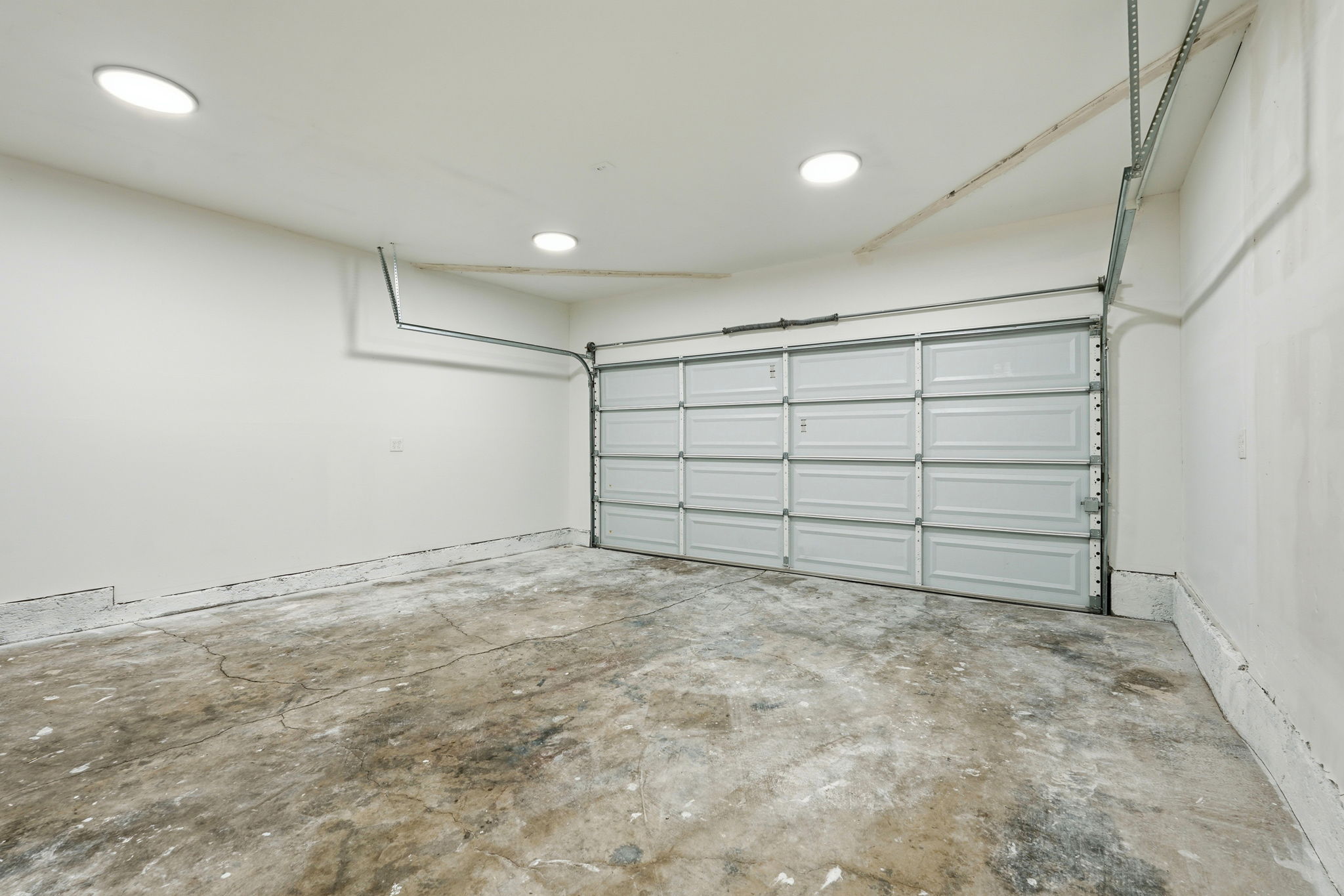 037_F8_1072 View Dr