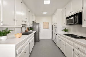 10725 Ohio Avenue PH2-17