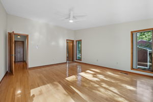  Photo 49