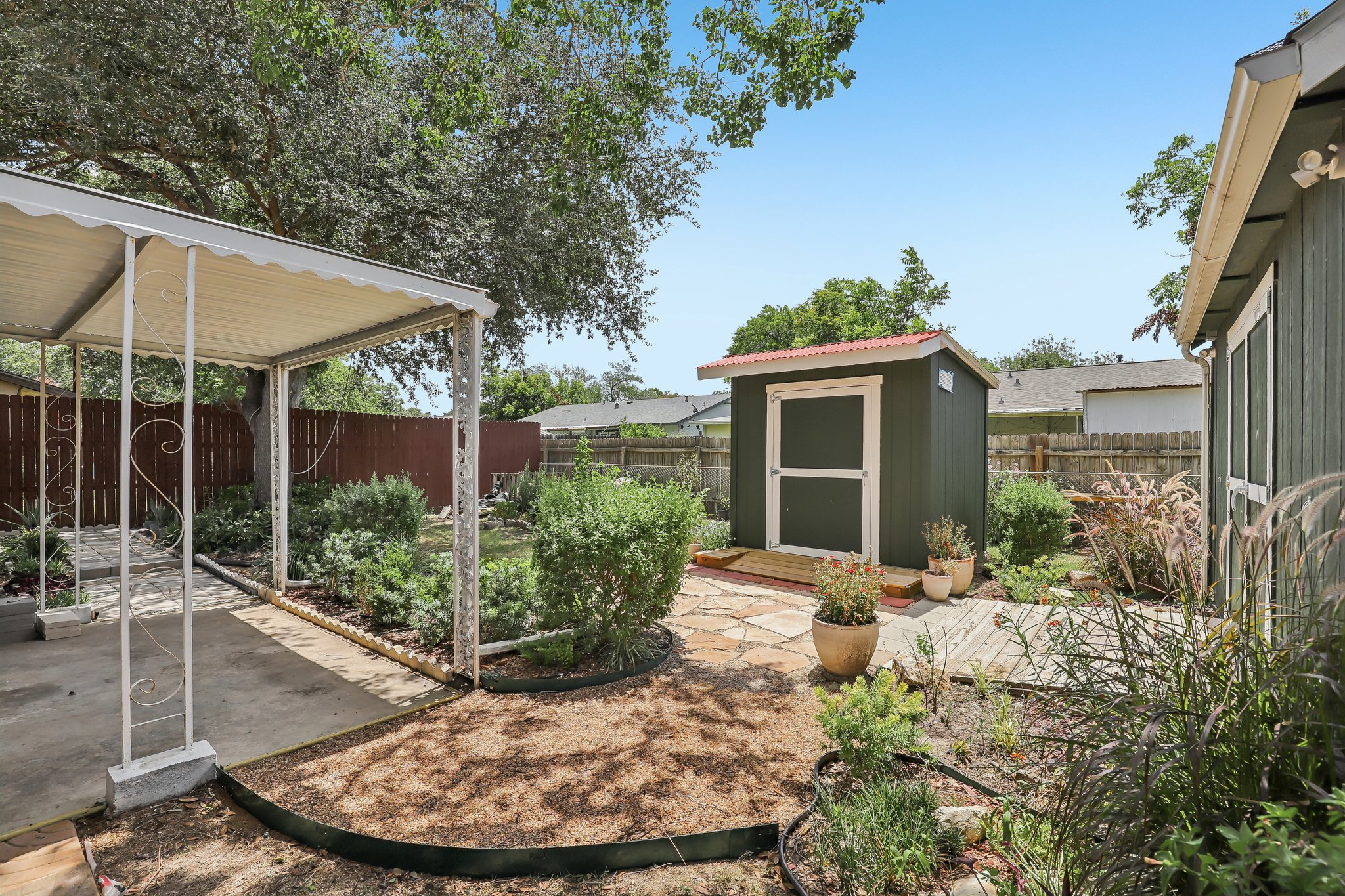 Green Trail Dr-S0207-036.jpg