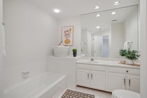 Ensuite Bath 3/Hall Bath with Tub and Separate Shower