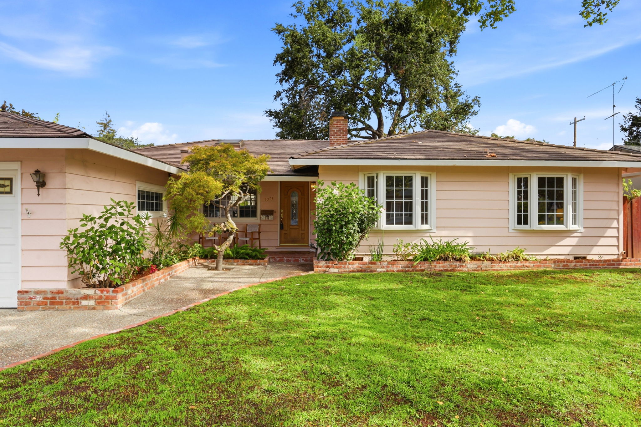 004_F8_1073 Enderby Way