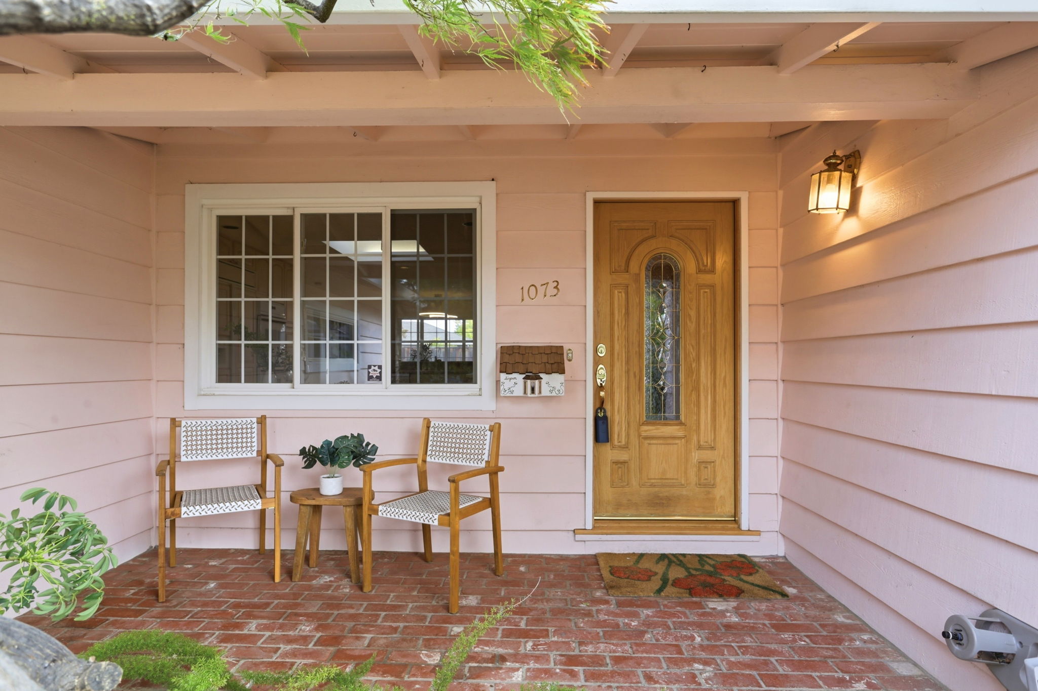 005_F8_1073 Enderby Way