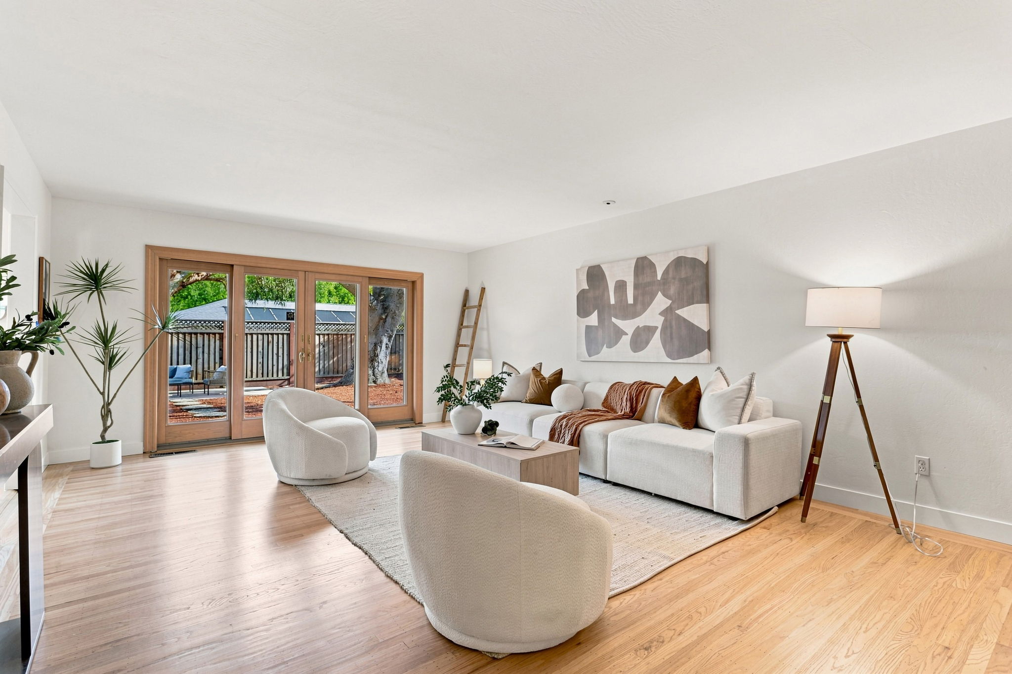 007_F8_1073 Enderby Way