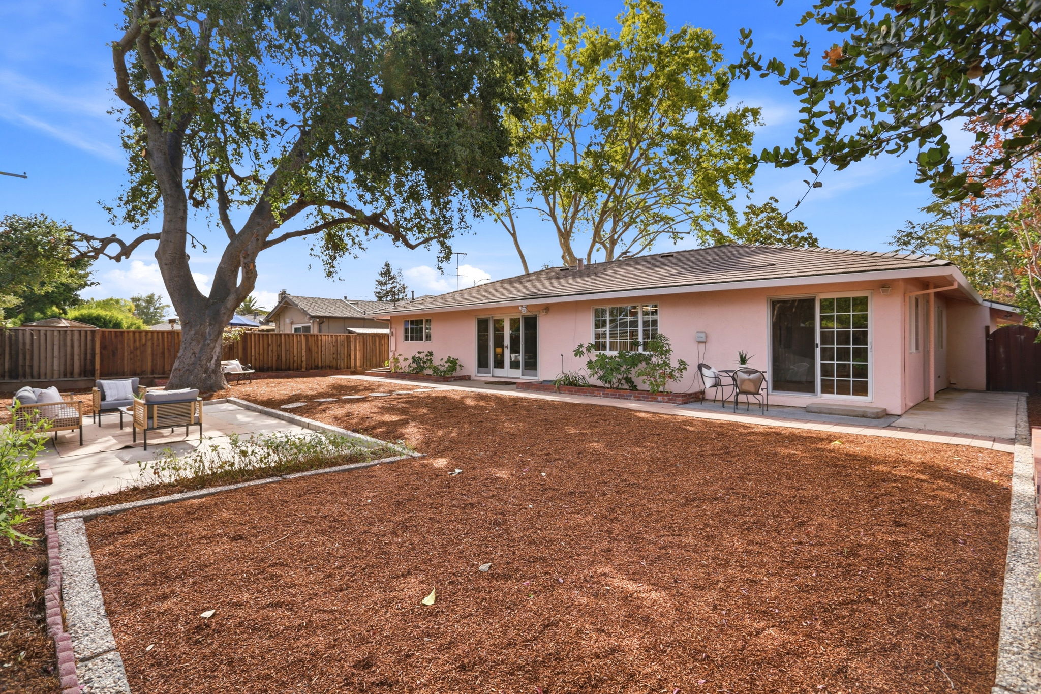 036_F8_1073 Enderby Way