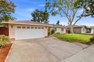 003_F8_1073 Enderby Way