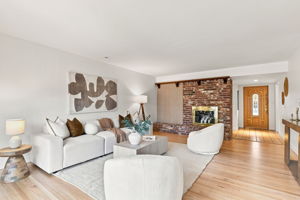 009_F8_1073 Enderby Way