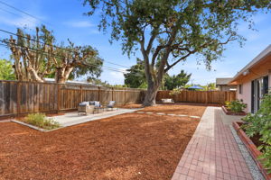 037_F8_1073 Enderby Way