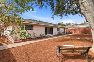 038_F8_1073 Enderby Way