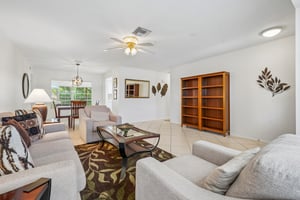 Buckfield Dr-S0707-011.jpg