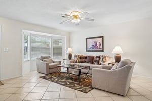 Buckfield Dr-S0707-012.jpg