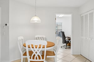 Buckfield Dr-S0707-016.jpg