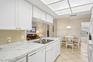 Buckfield Dr-S0707-019.jpg