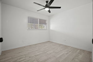  Photo 34