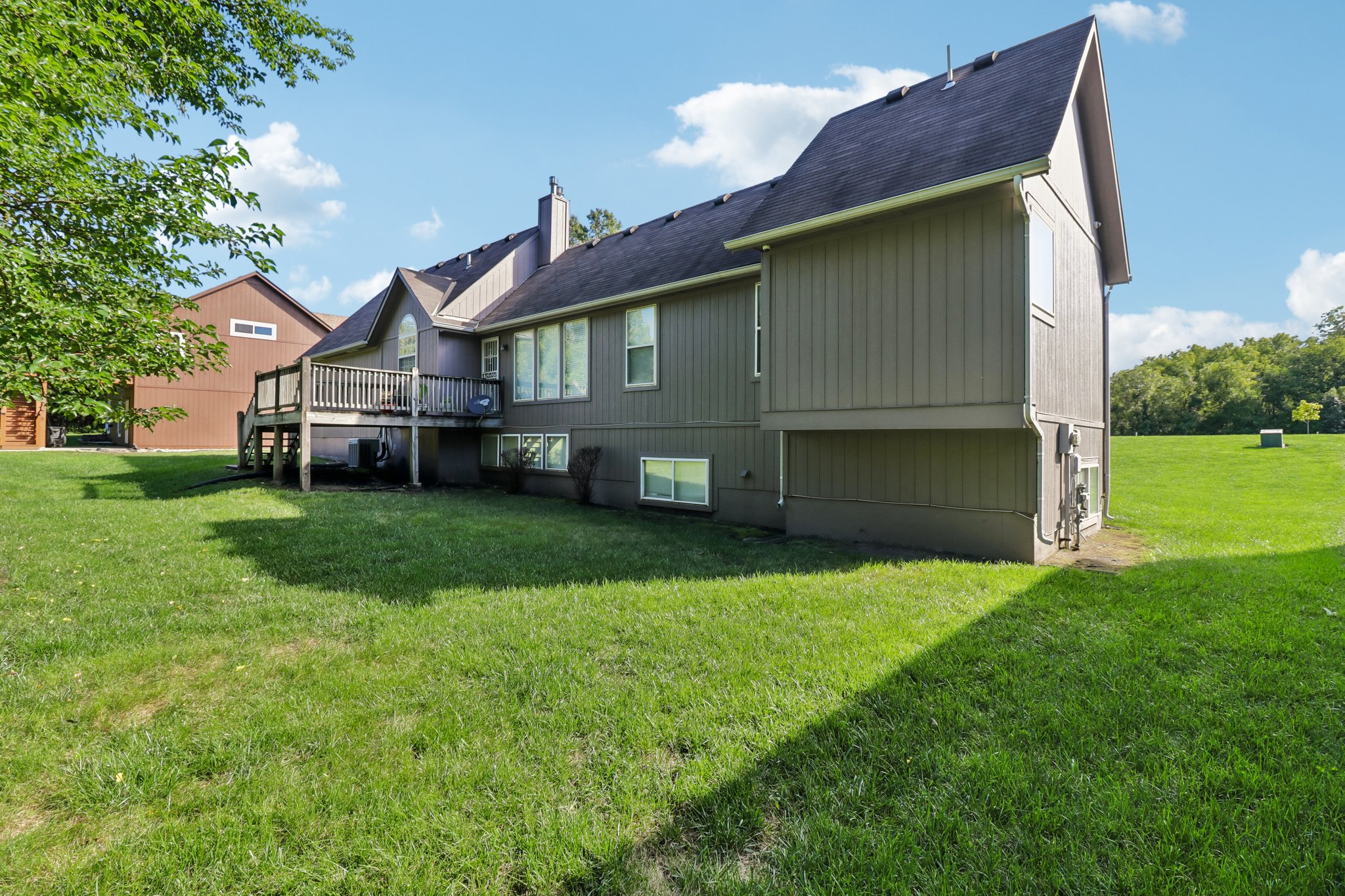 W Longview Pkwy-S2909-004.jpg