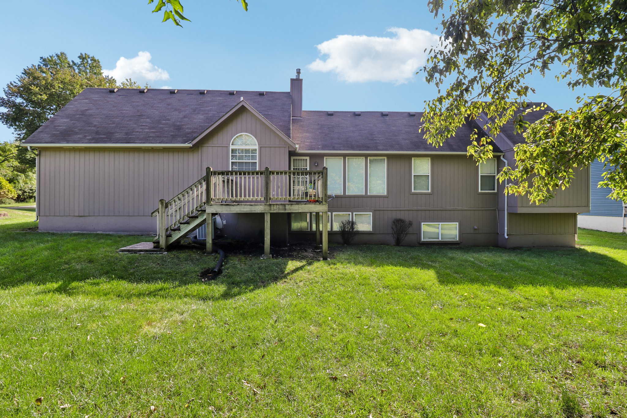 W Longview Pkwy-S2909-005.jpg