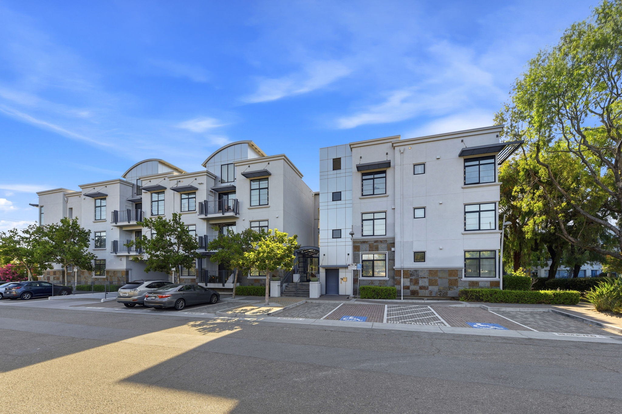 003_F8_10745 N De Anza Blvd