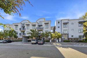 001_F8_10745 N De Anza Blvd