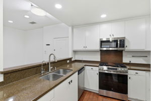 015_F8_10745 N De Anza Blvd