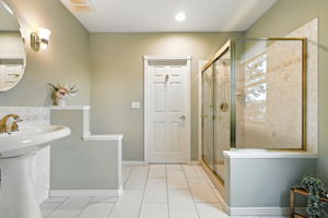 Photo 46