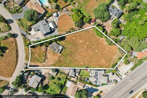 16-print-Lupin Way-S2703-016-property_lines_r