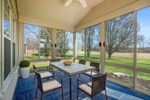 DSC03677-HDR (1) virtually staged.jpeg