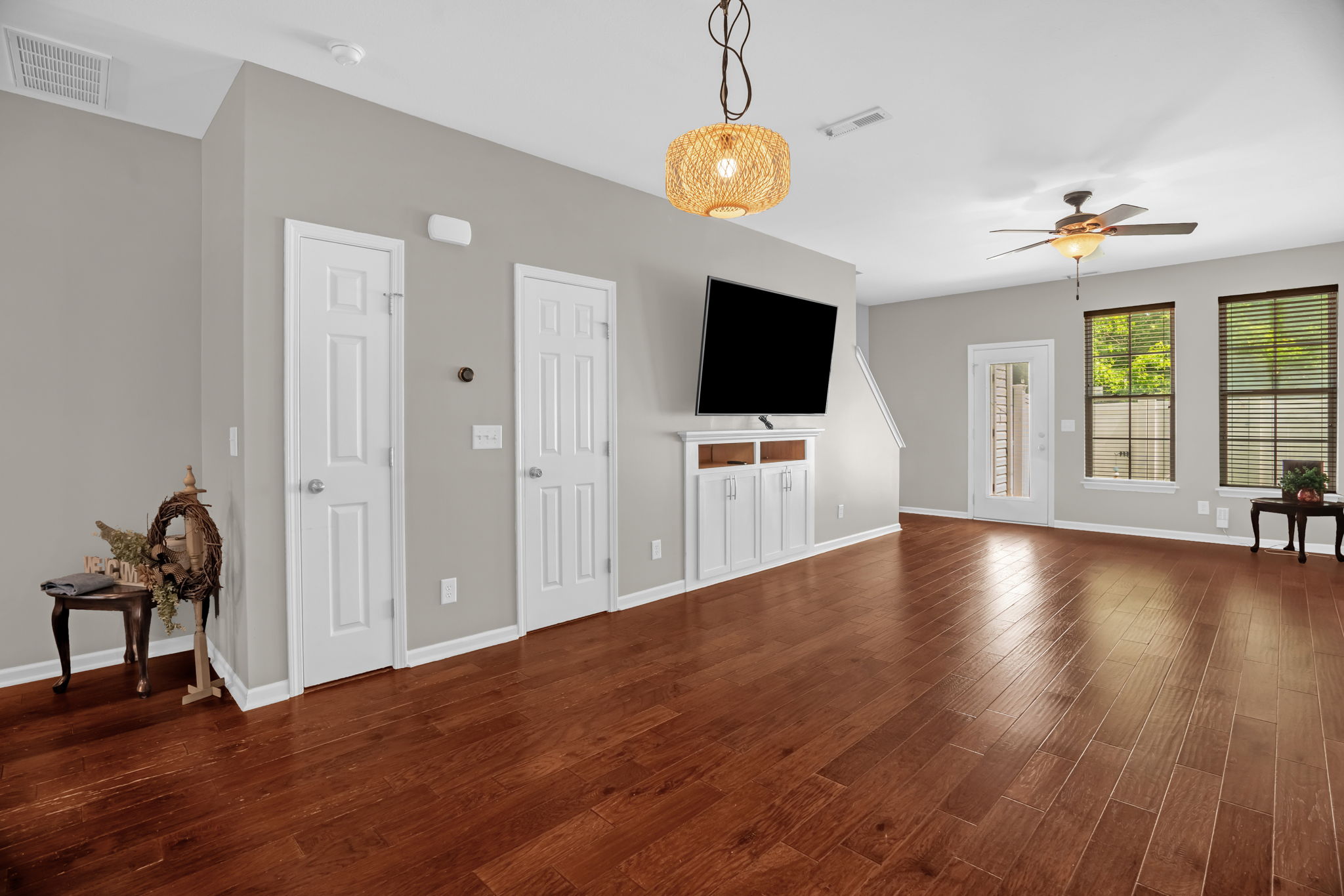 1076 Kelso Ln-13