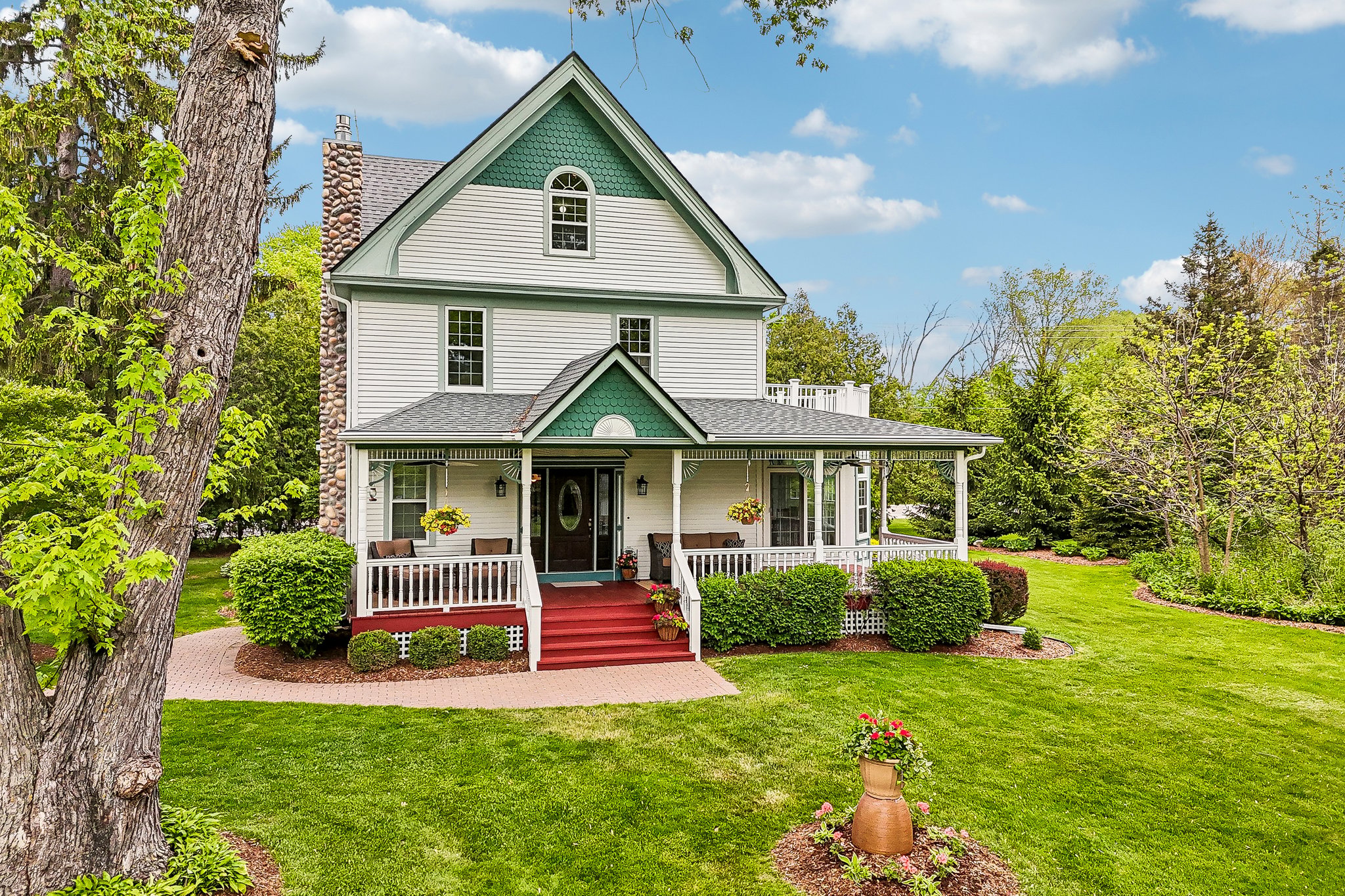 N Cedarburg Rd-S2205-002.jpg