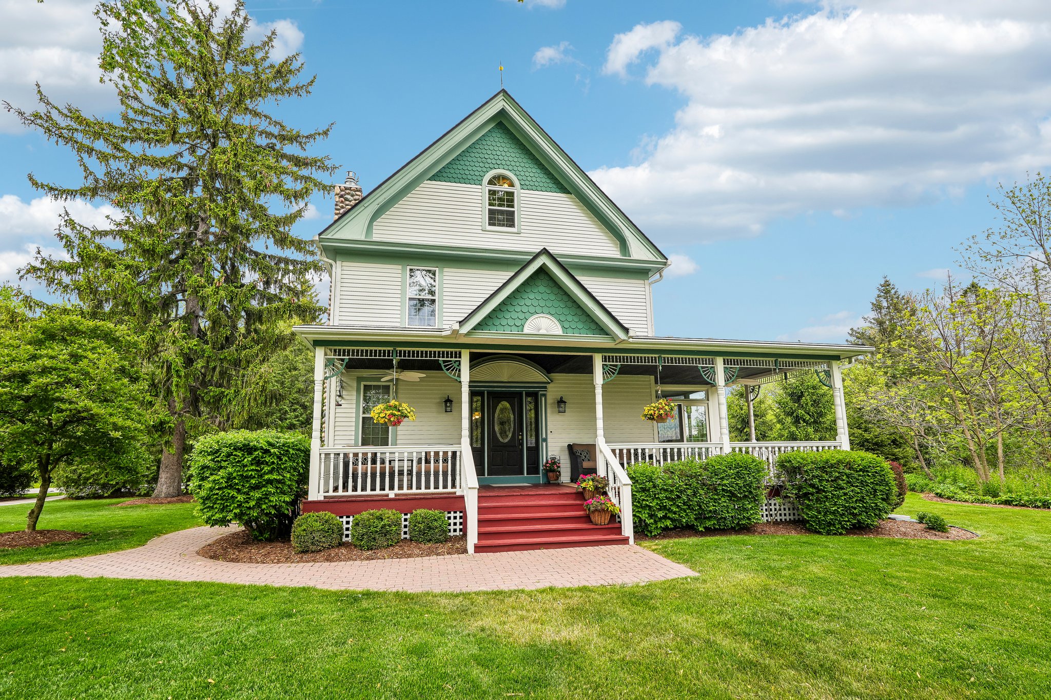 N Cedarburg Rd-S2205-005.jpg