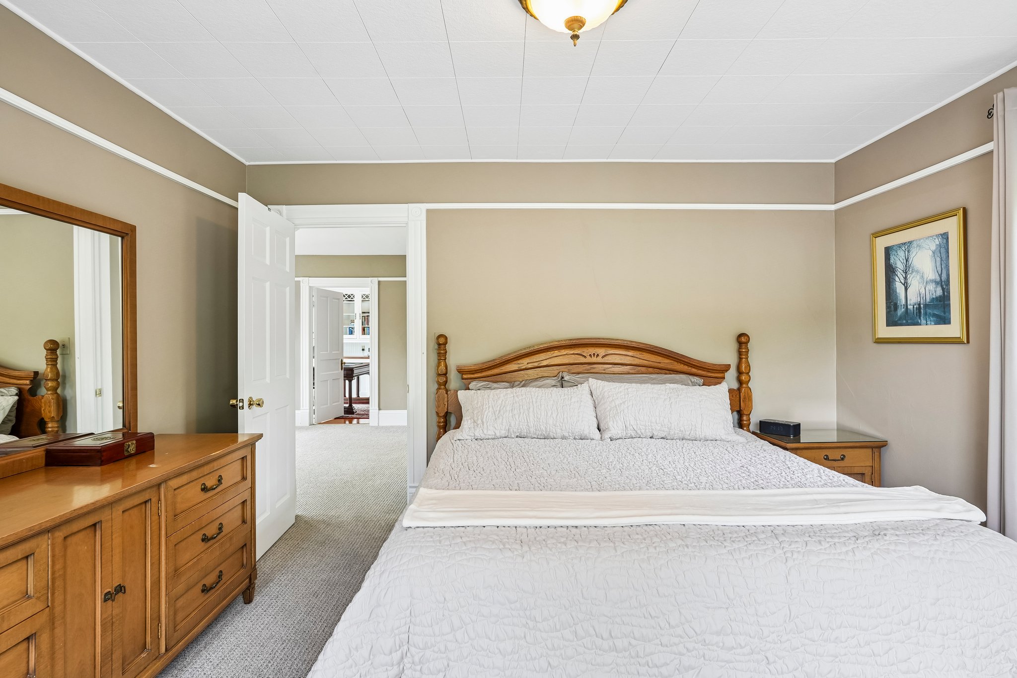 N Cedarburg Rd-S2205-047.jpg