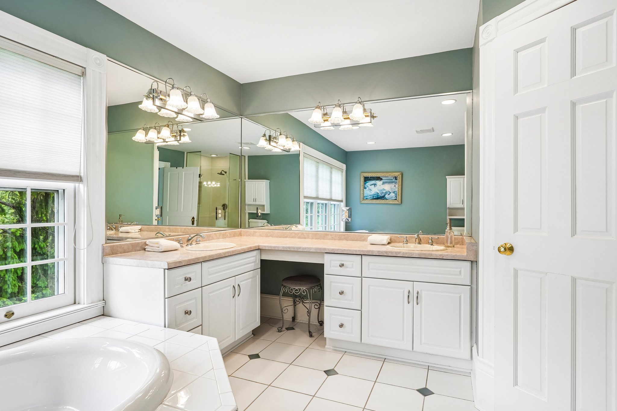 N Cedarburg Rd-S2205-049.jpg