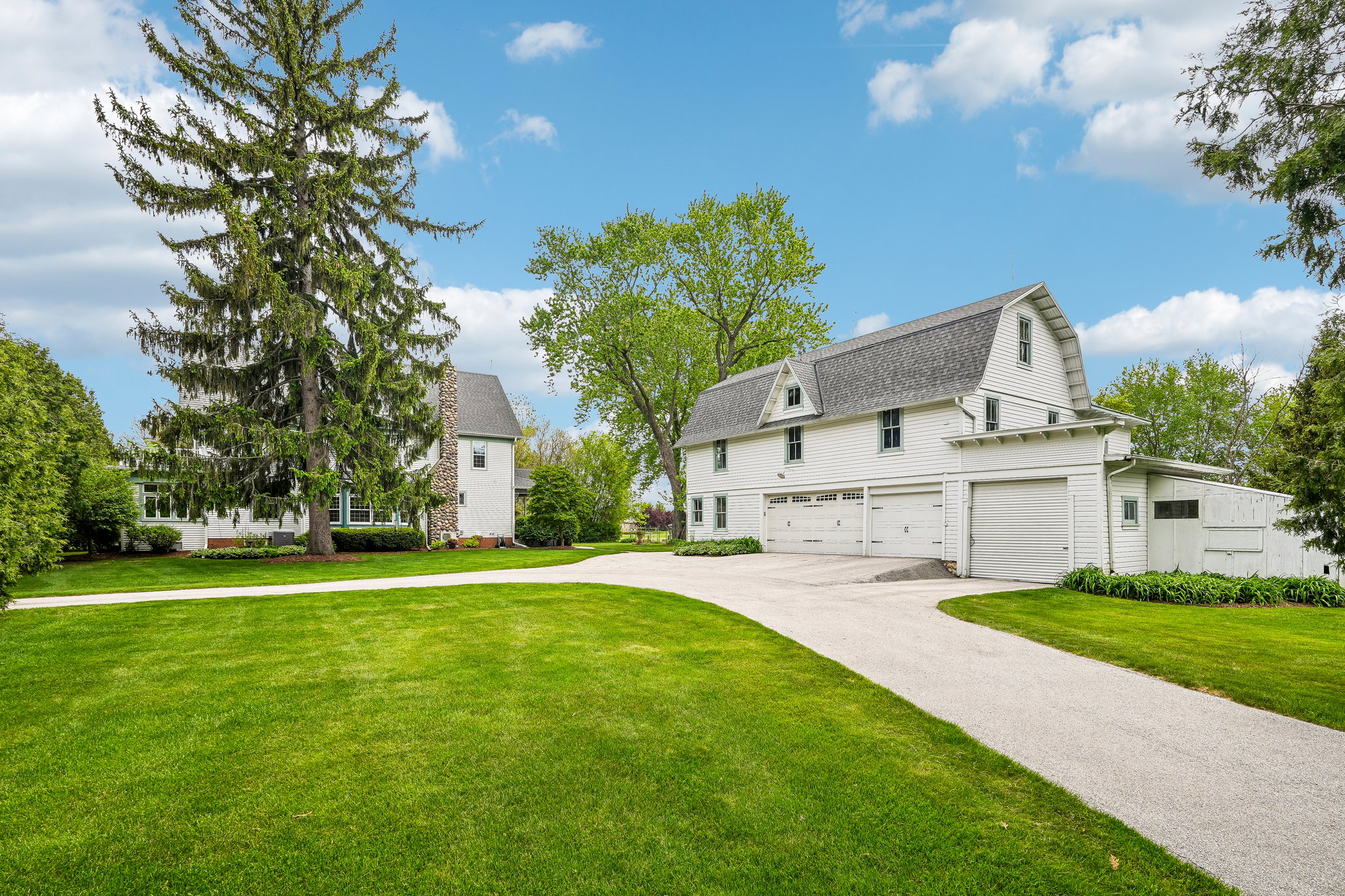 N Cedarburg Rd-S2205-058.jpg