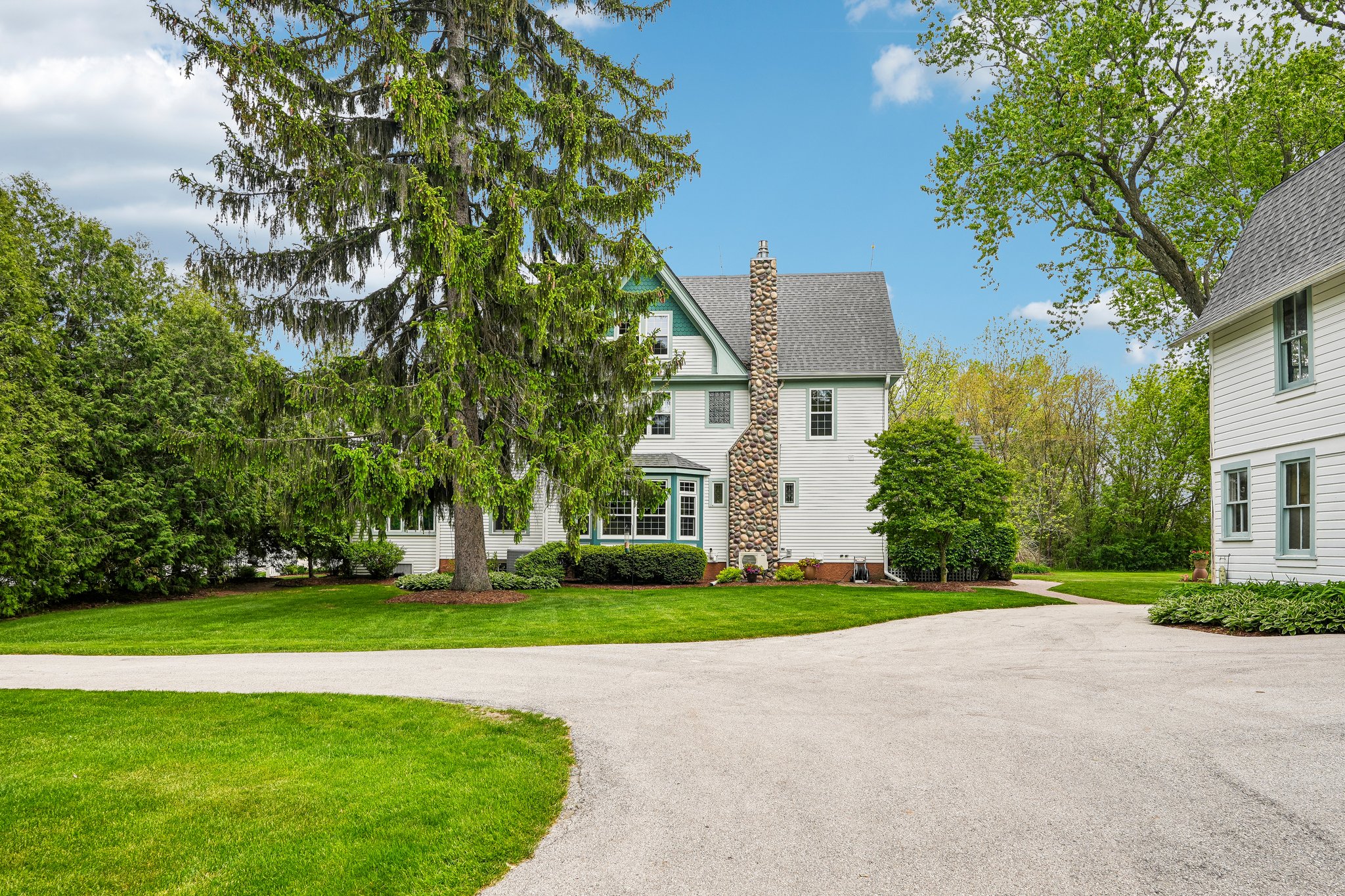 N Cedarburg Rd-S2205-059.jpg