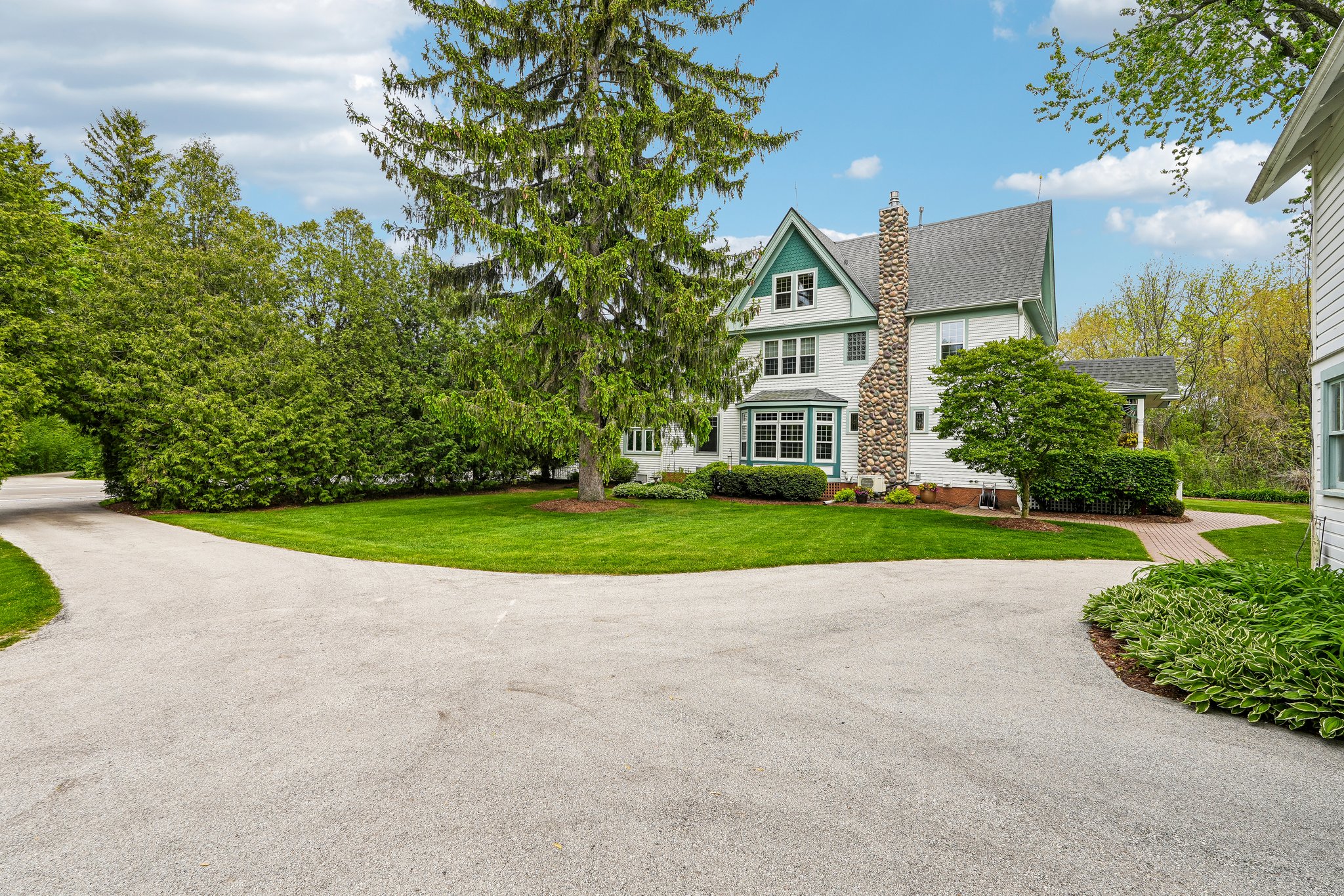 N Cedarburg Rd-S2205-060.jpg
