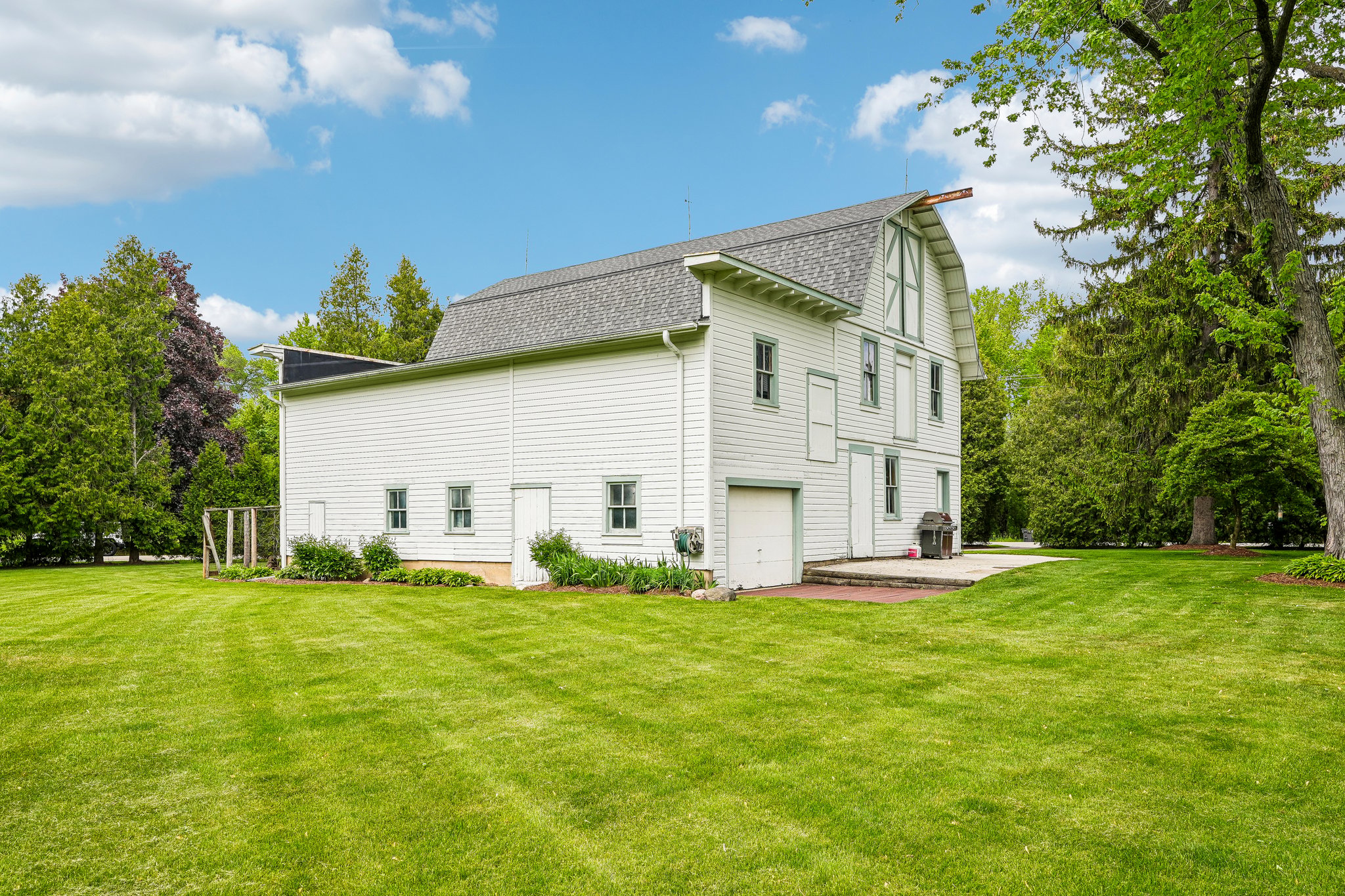 N Cedarburg Rd-S2205-063.jpg