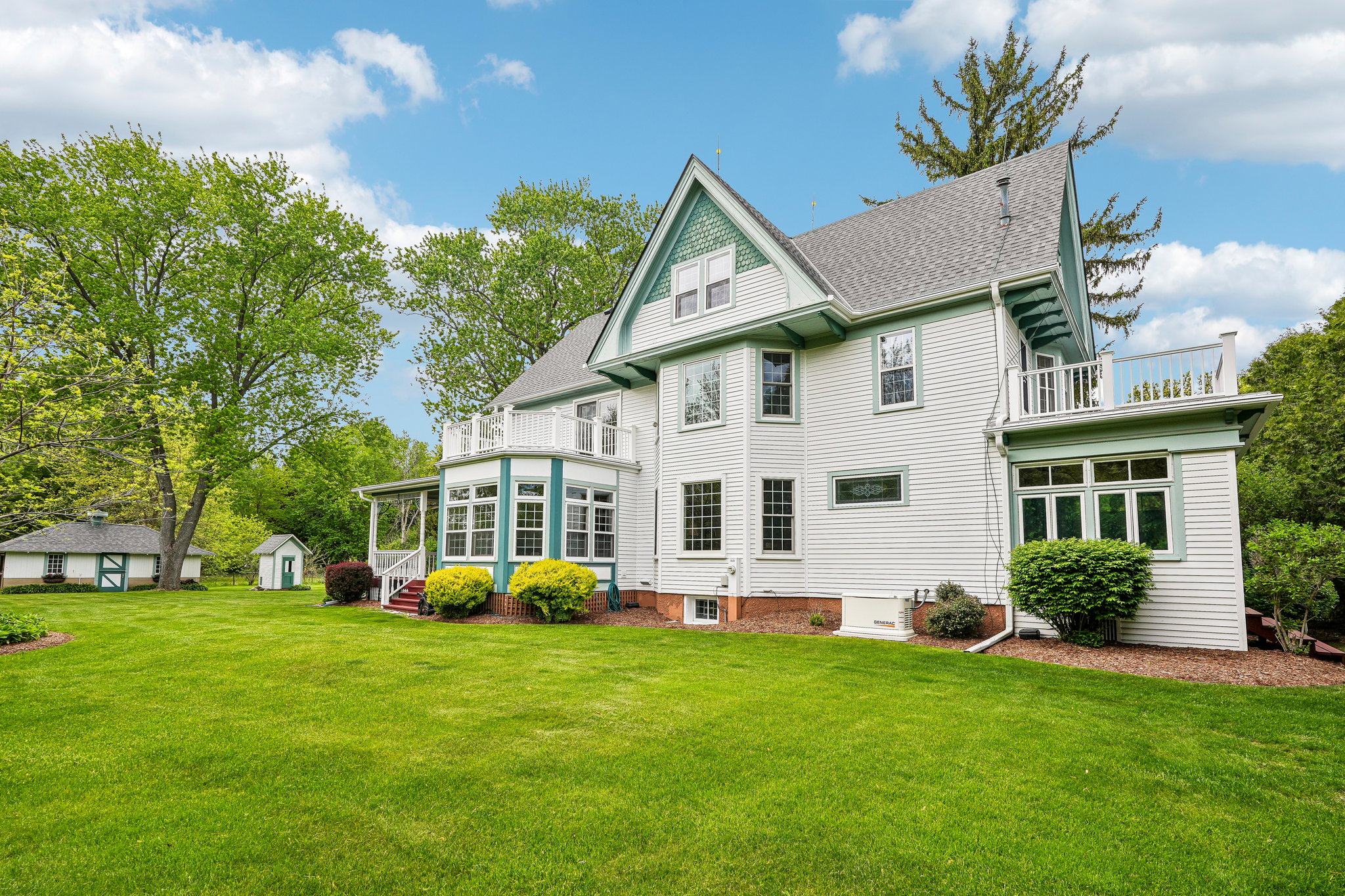 N Cedarburg Rd-S2205-064.jpg
