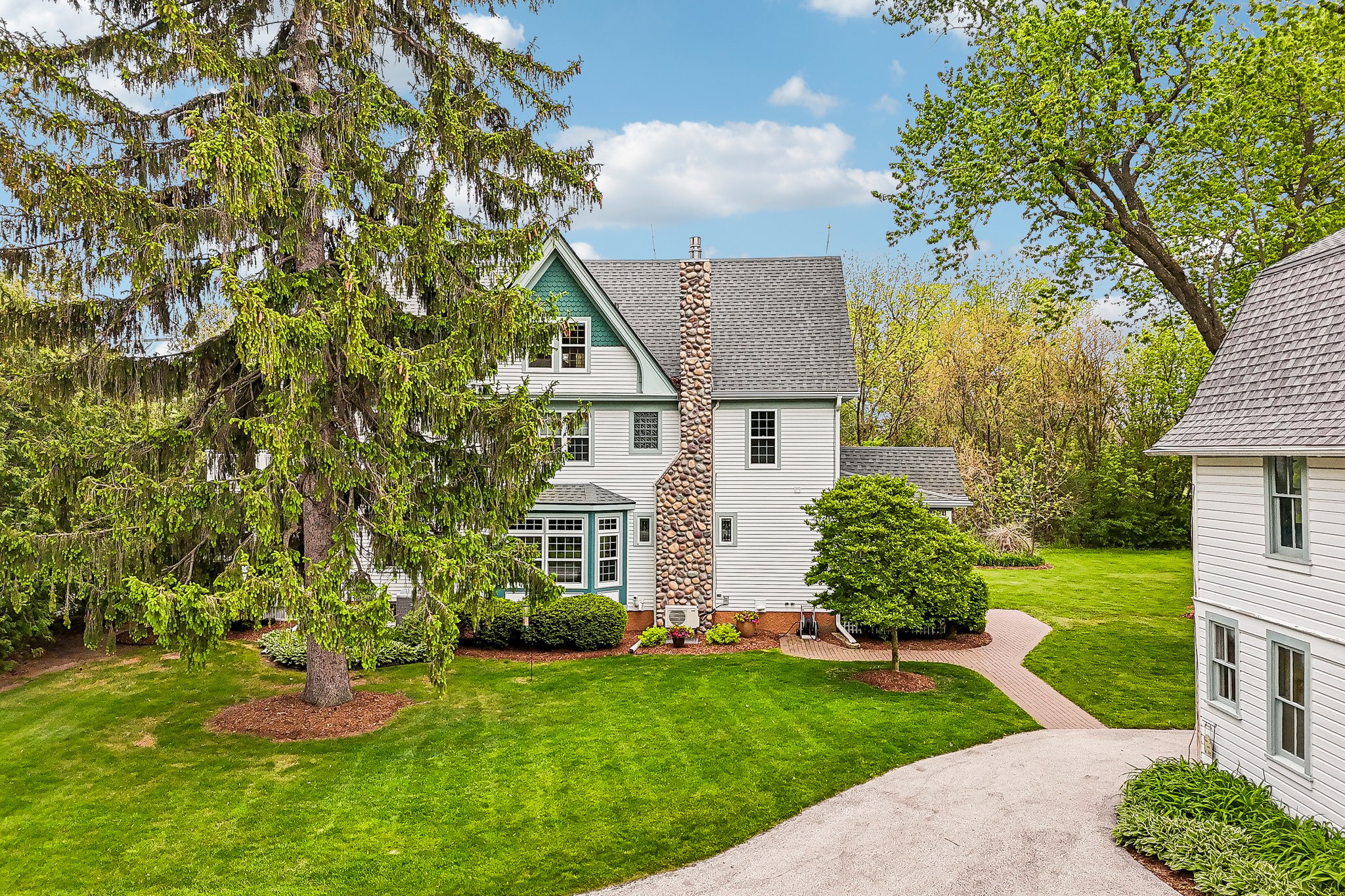 N Cedarburg Rd-S2205-066.jpg