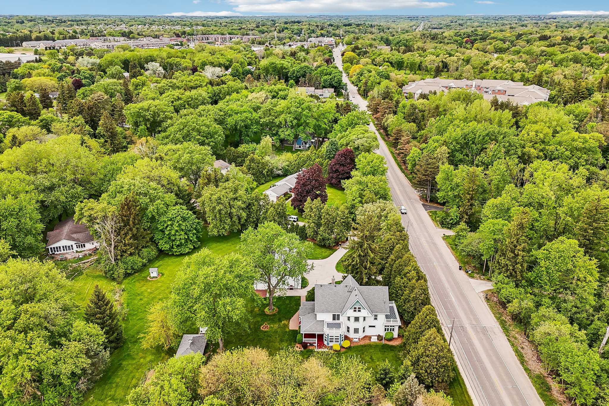 N Cedarburg Rd-S2205-070.jpg