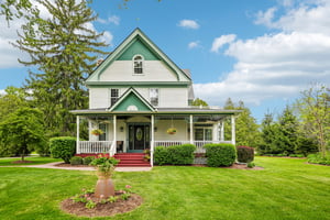 N Cedarburg Rd-S2205-001.jpg