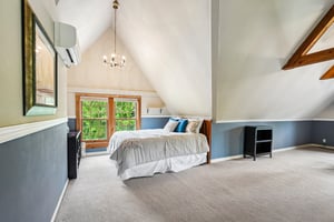 N Cedarburg Rd-S2205-034.jpg
