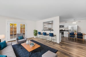 32-web-or-mls-IMG_5876 virtually staged.jpeg