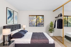 21-web-or-mls-IMG_5804 virtually staged.jpeg