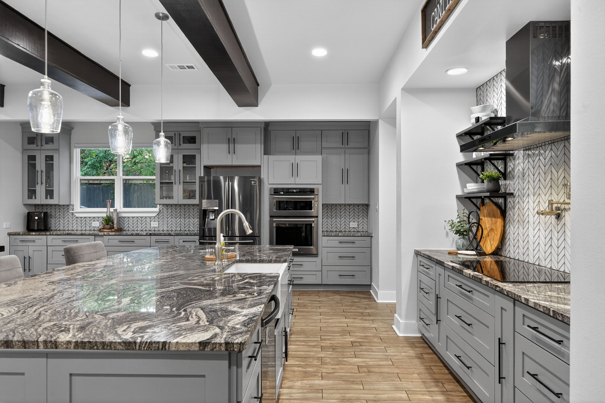 Kitchen/Breakfast Bar