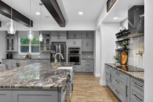 Kitchen/Breakfast Bar