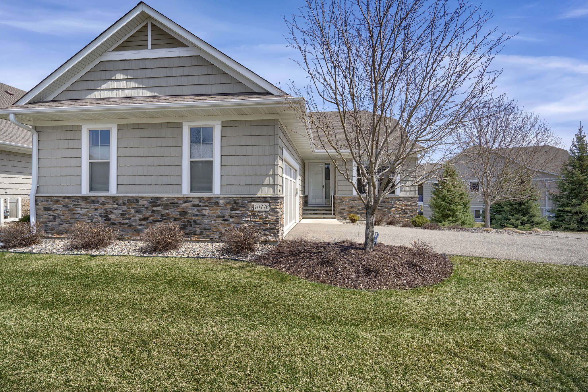 10776 Lyndale Bluffs Trail, Minneapolis, MN 55420, USA Photo 49