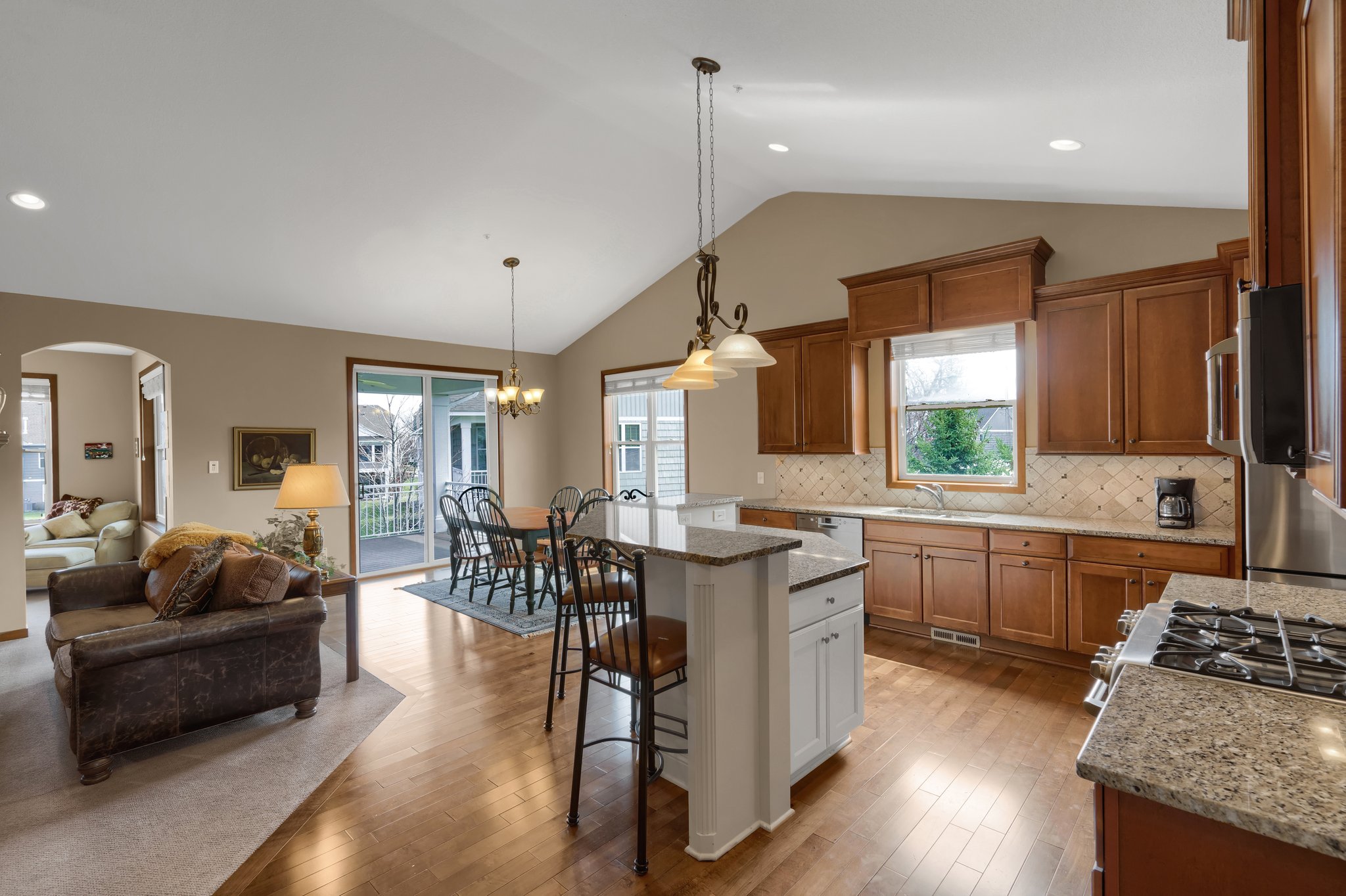 10776 Lyndale Bluffs Trail, Minneapolis, MN 55420, USA Photo 11